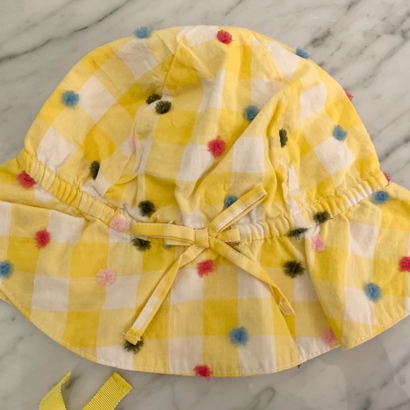 NWT Baby Gap Girls 18-24 Months Matching Romper and Hat - Picture 3 of 9